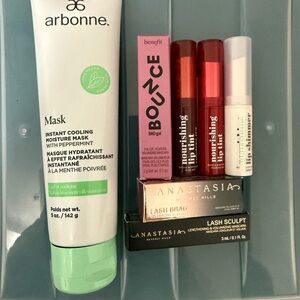 Various deluxe samples/full size products.